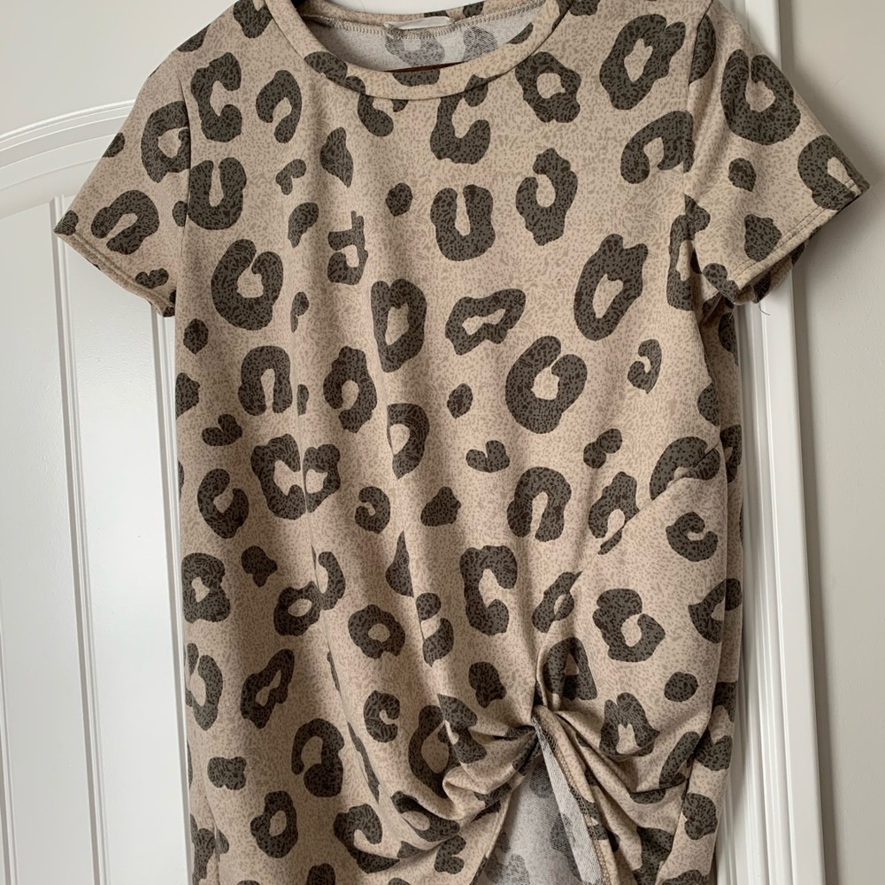 Leopard print top